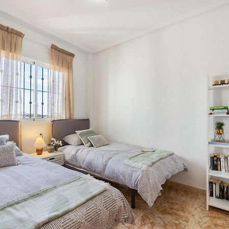 Cb Living - Homely Apartment Cinuelica, Punta Prima Dehesa de Campoamor  Bagian luar foto